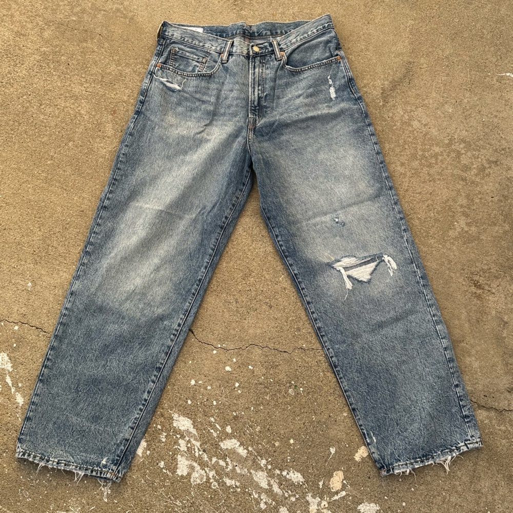Gap Men's heavy Distressed Blue Jeans / 32x30